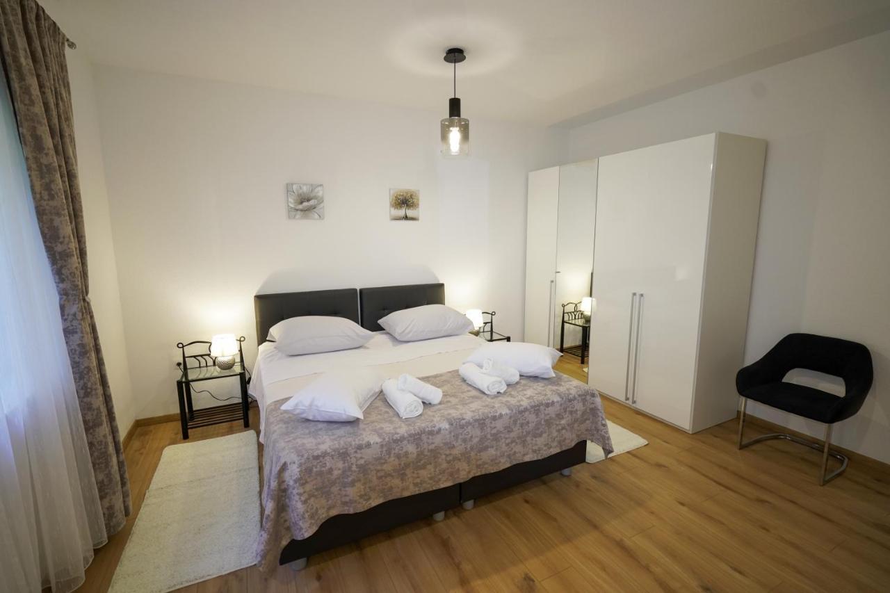 Apartment Ana Split Bagian luar foto